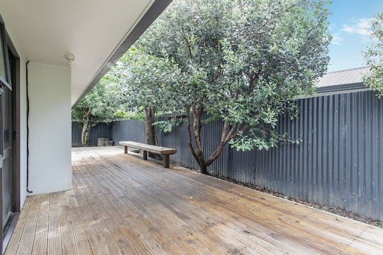 Photo of property in 2/11 Beach Road, Pahurehure, Papakura, 2113