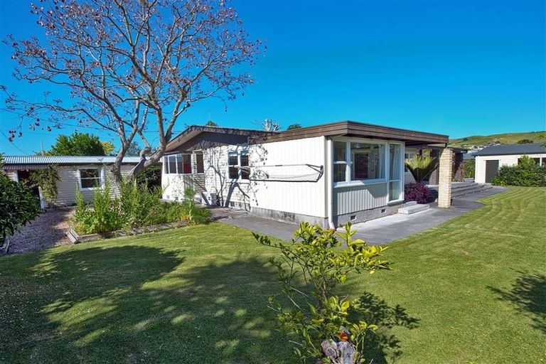 Photo of property in 16a Howard Road, Taradale, Napier, 4112
