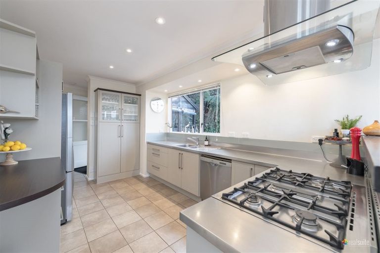 Photo of property in 96 Dowse Drive, Maungaraki, Lower Hutt, 5010