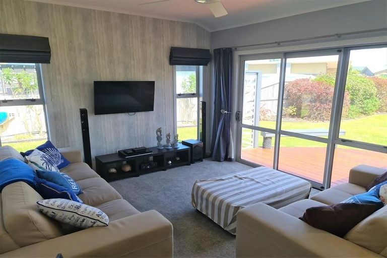 Photo of property in 122 Karo Drive, Matarangi, Whitianga, 3592