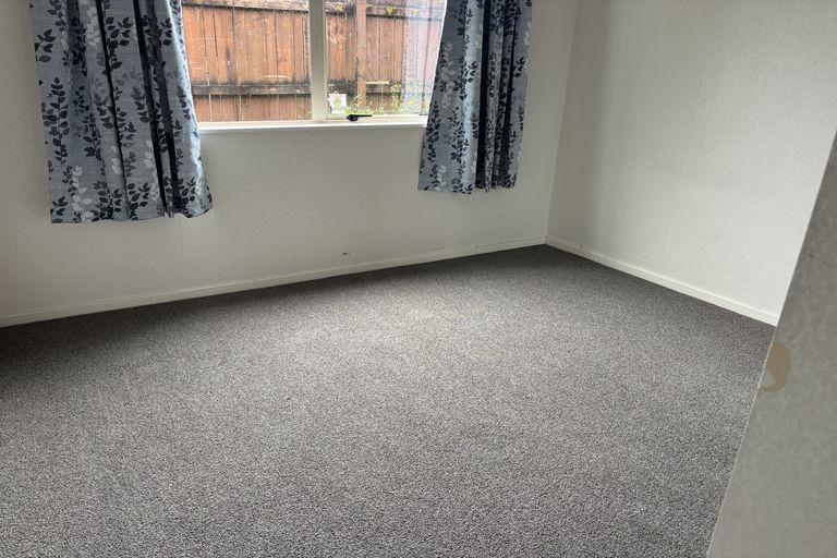 Photo of property in 31 Waimoko Glen, Swanson, Auckland, 0612