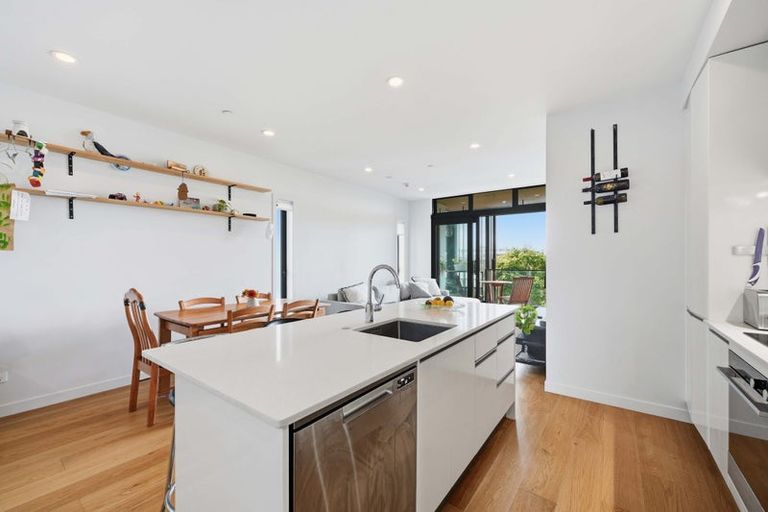 Photo of property in Frank Sargeson Apts, 104/74 Anzac Street, Takapuna, Auckland, 0622