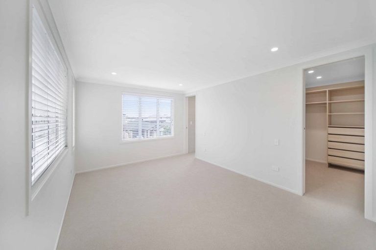 Photo of property in 6 Tiaki Lane, Karaka, Papakura, 2113