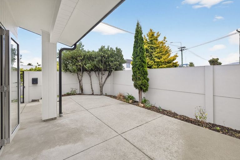 Photo of property in 217 Edgeware Road, Edgeware, Christchurch, 8013