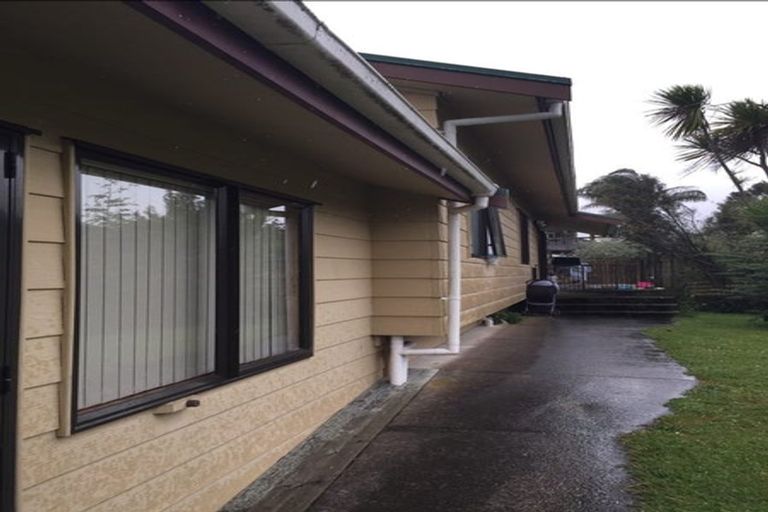 Photo of property in 2a Lauderdale Road, Birkdale, Auckland, 0626