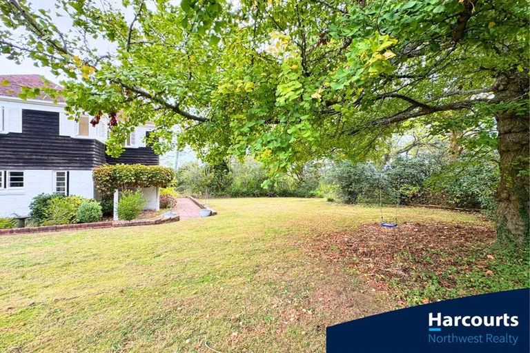 Photo of property in 86 Tawa Road, Kumeu, 0891