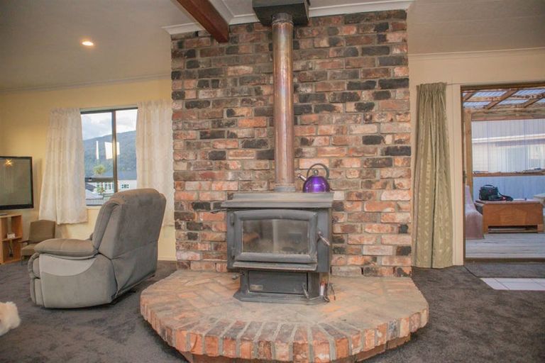 Photo of property in 4 Mawhera Street, Dobson, Greymouth, 7805