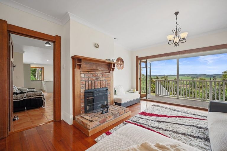 Photo of property in 376 Mangakura Road, Helensville, 0875