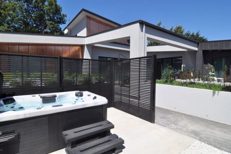 Photo of property in 120a Clyde Road, Ilam, Christchurch, 8041