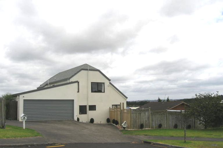 Photo of property in 1/6 Mercury Lane, Windsor Park, Auckland, 0632