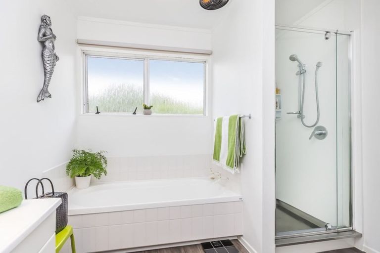 Photo of property in 6 Vasanta Avenue, Ngaio, Wellington, 6035