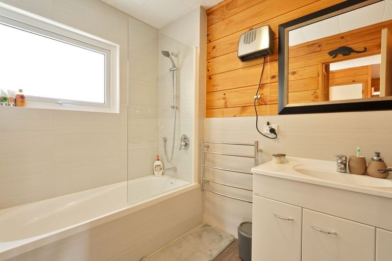 Photo of property in 1/74 Colwill Road, Massey, Auckland, 0614