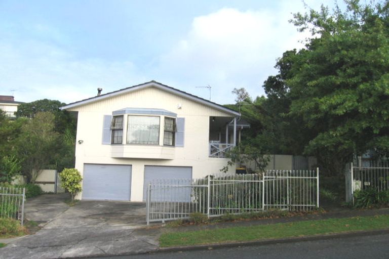 Photo of property in 9 Calman Place, Chatswood, Auckland, 0626