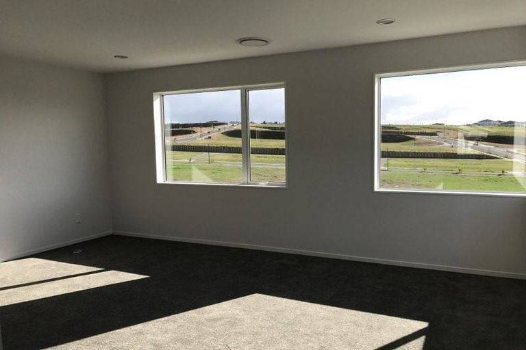 Photo of property in 18 Colonial Drive, Silverdale, 0932