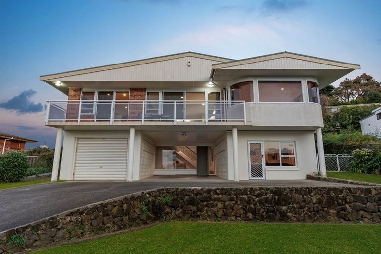 Photo of property in 17 Durness Place, Red Beach, 0932