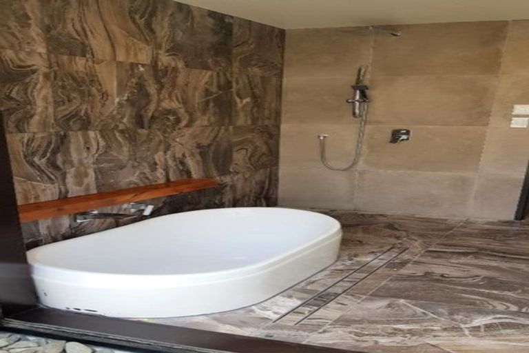 Photo of property in 870a Beach Road, Waiake, Auckland, 0630