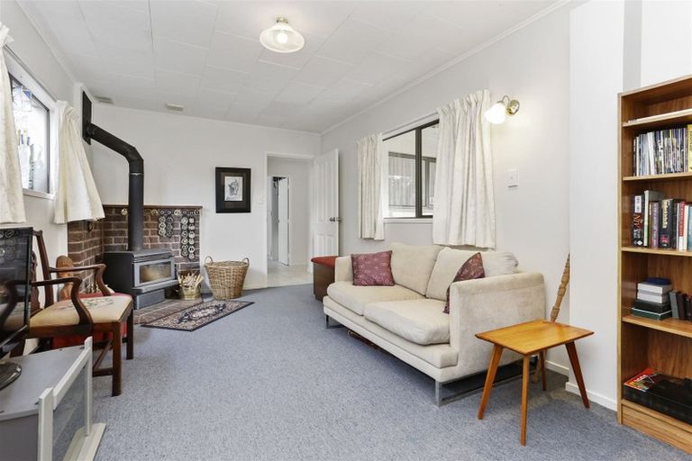 Photo of property in 138 Weatherly Road, Torbay, Auckland, 0630