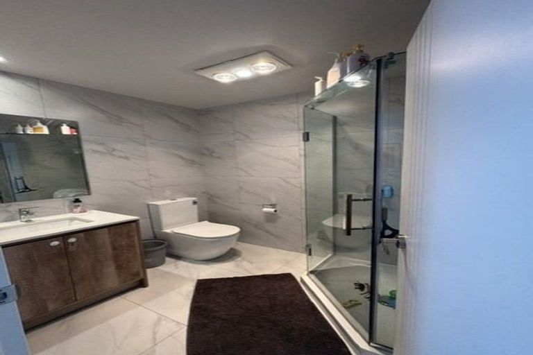 Photo of property in 12b Kelwyn Road, Kelston, Auckland, 0602