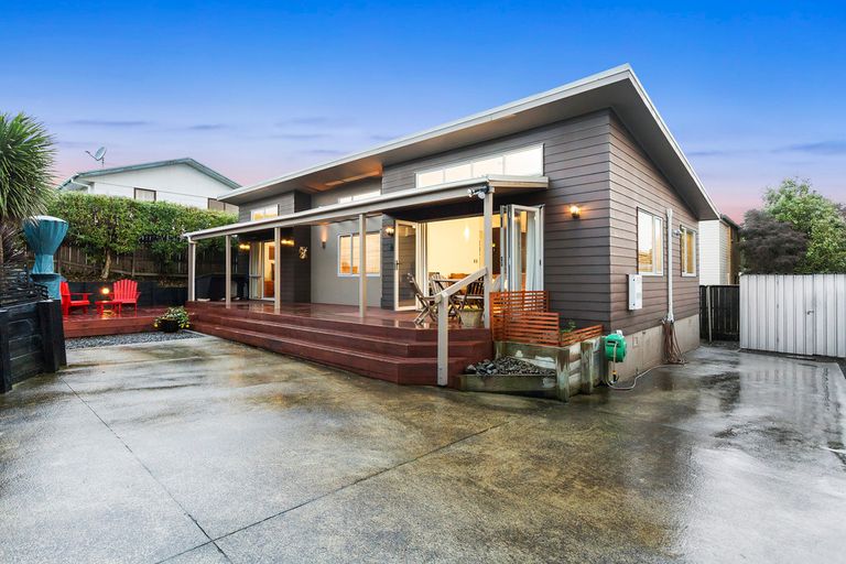 Photo of property in 336b West Coast Road, Glen Eden, Auckland, 0602