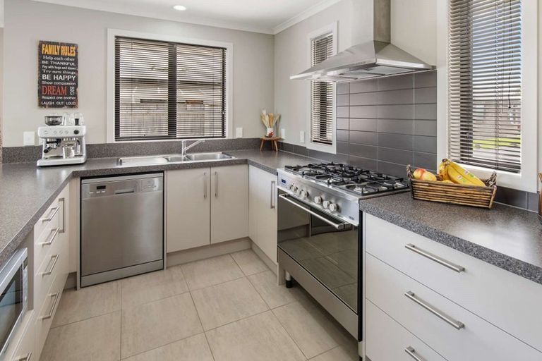 Photo of property in 7 Levi Place, Kelvin Grove, Palmerston North, 4414