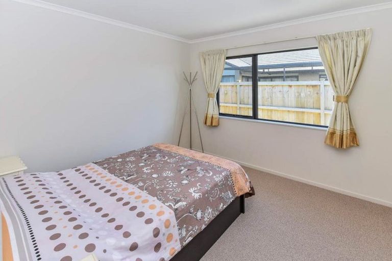 Photo of property in 9 Kirkaldy Street, Wattle Downs, Auckland, 2103