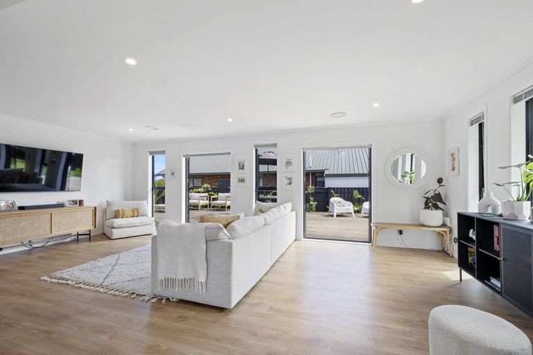 Photo of property in 304 Mangorei Road, Merrilands, New Plymouth, 4312