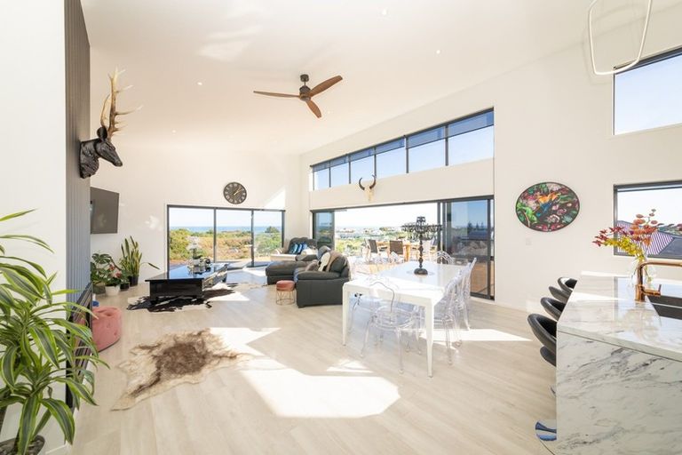 Photo of property in 34 Golf Vue Place, Castlecliff, Whanganui, 4501