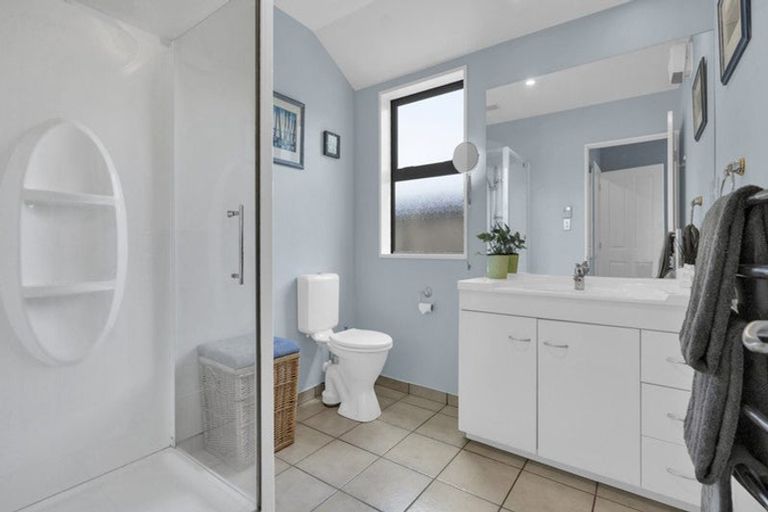 Photo of property in 5 Rooney Place, Aidanfield, Christchurch, 8025