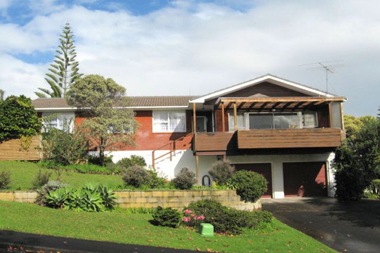 Photo of property in 28 Paisley Street, Mellons Bay, Auckland, 2014
