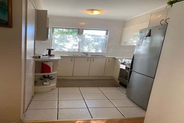 Photo of property in 1/329 Pakuranga Road, Pakuranga Heights, Auckland, 2010