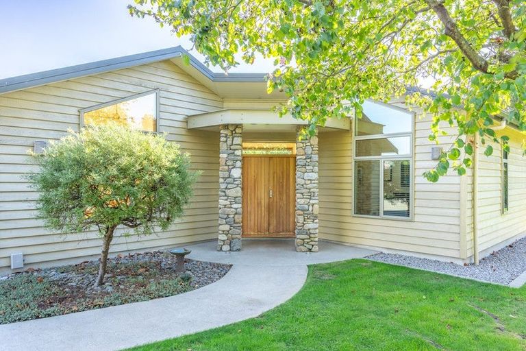 Photo of property in 4 Lamont Place, Waikanae, 5036