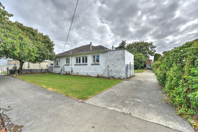 Photo of property in 13 Hunter Street, Edendale, 9825