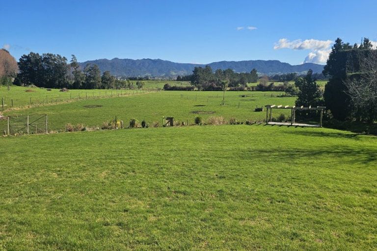 Photo of property in 261c Walker Road East, Aongatete, 3178