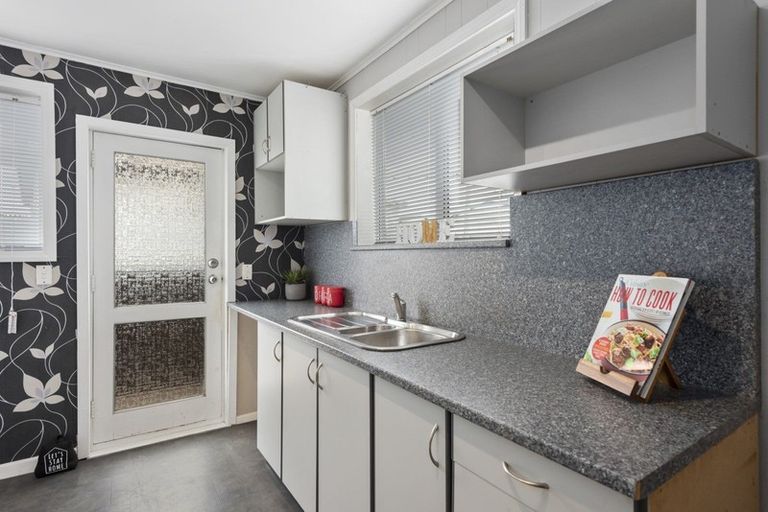 Photo of property in 1/45 Pine Avenue, Ebdentown, Upper Hutt, 5018