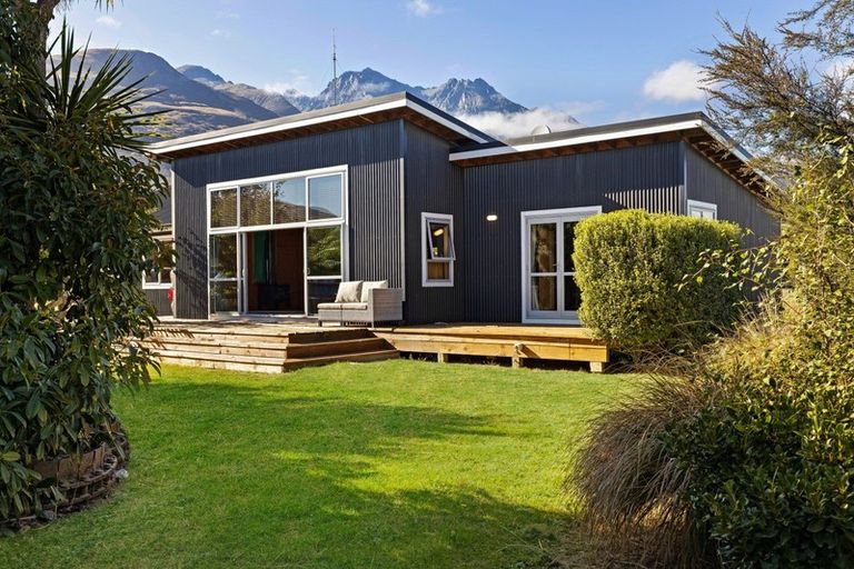 Photo of property in 33 Oban Street, Glenorchy, 9372