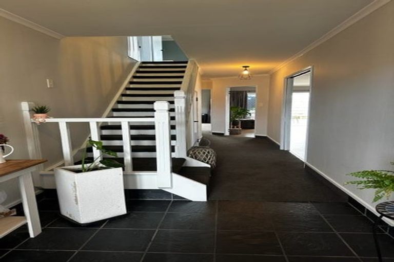 Photo of property in 6 Hampton Place, Springvale, Whanganui, 4501