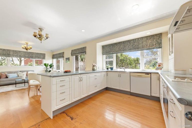 Photo of property in 68 Matipo Road, Te Atatu Peninsula, Auckland, 0610