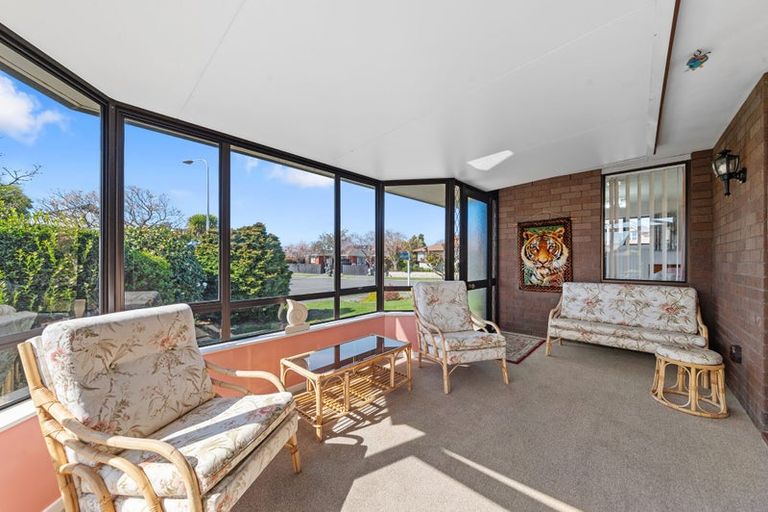 Photo of property in 9 Lowry Avenue, Redwood, Christchurch, 8051