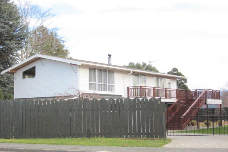 Photo of property in 5 Dusky Street, Te Anau, 9600