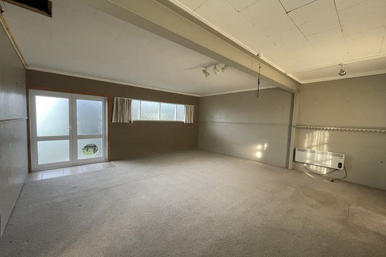 Photo of property in 25 Downsview Road, Pakuranga Heights, Auckland, 2010