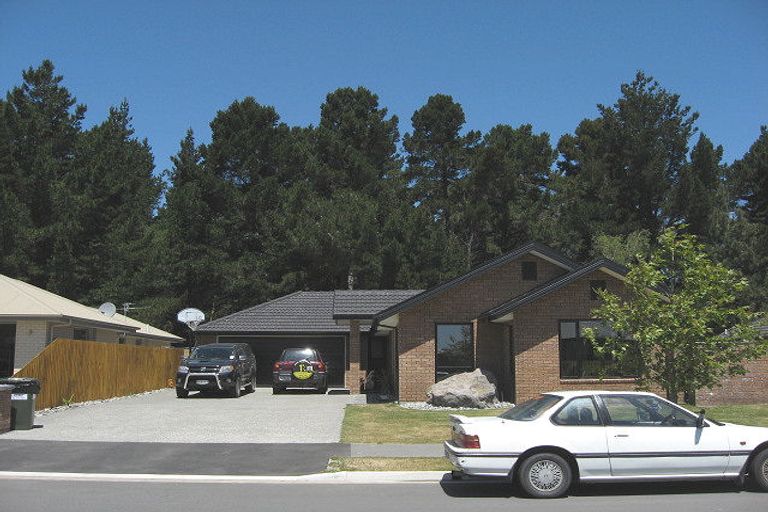 Photo of property in 39 Pohutukawa Crescent, Parklands, Christchurch, 8083