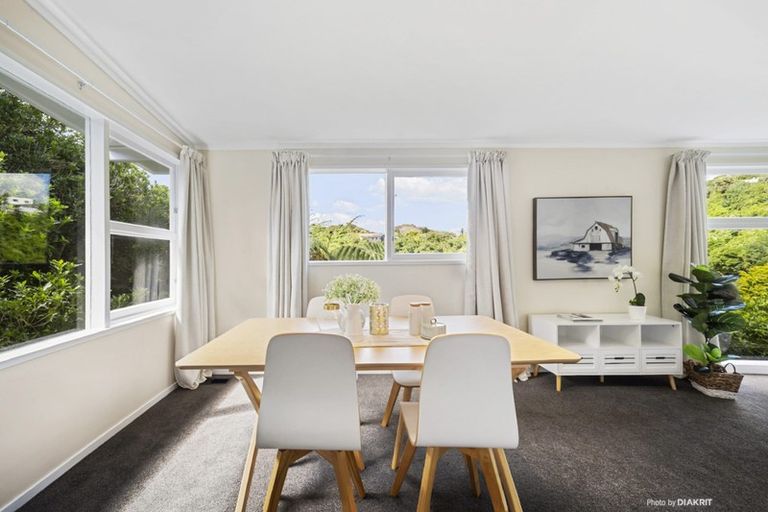 Photo of property in 9 Silverbirch Grove, Churton Park, Wellington, 6037