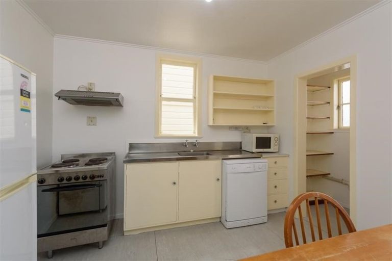 Photo of property in 12 Kenwyn Terrace, Newtown, Wellington, 6021