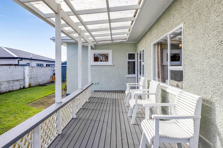 Photo of property in 17 Albion Street, Hawera, 4610