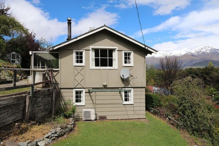 Photo of property in 37 Berkshire Street, Arrowtown, 9302