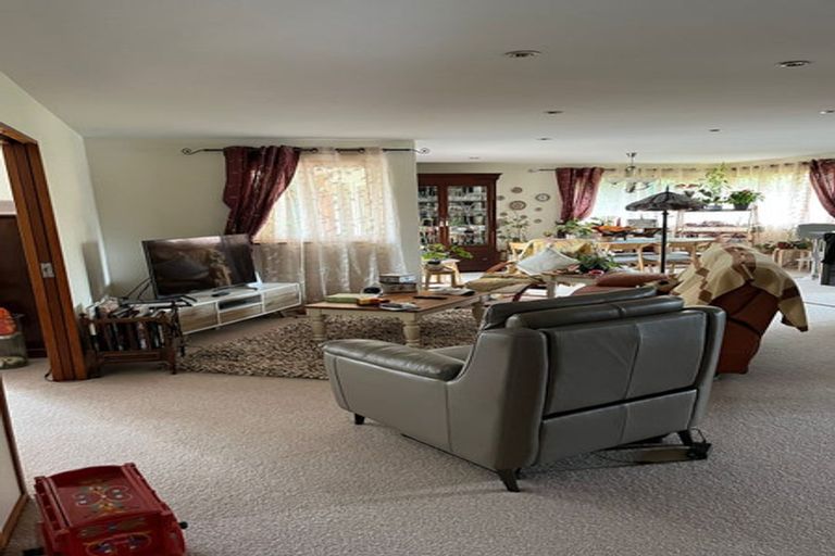 Photo of property in 27 Hewitts Road, Woodend, 7610