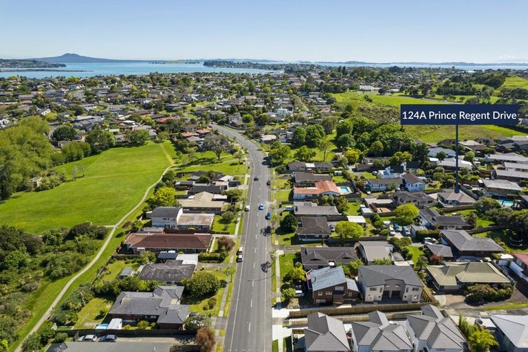 Photo of property in 124a Prince Regent Drive, Half Moon Bay, Auckland, 2012