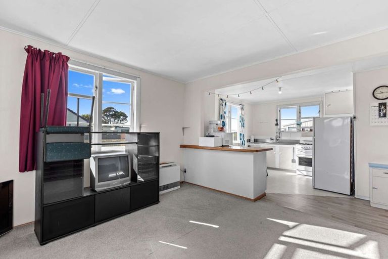 Photo of property in 34 Matipo Street, Castlecliff, Whanganui, 4501