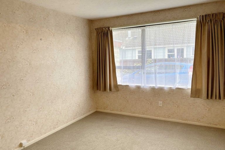 Photo of property in 1/14 Momorangi Crescent, Redwood, Christchurch, 8051