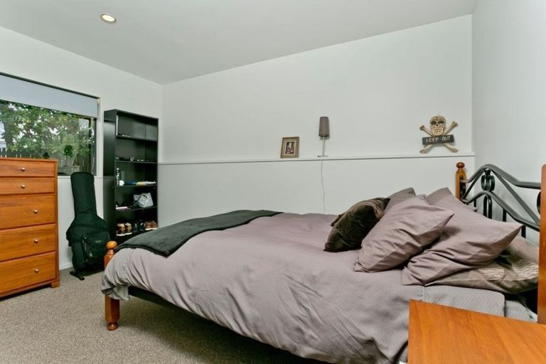 Photo of property in 63b Sunset Road, Totara Vale, Auckland, 0632